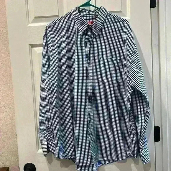 IZOD Long Sleeve Checked Shirt. Size XL - Picture 1 of 5